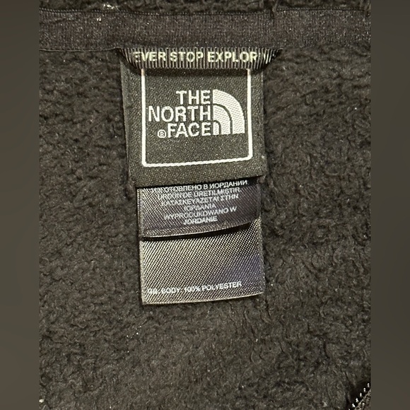 The North Face Men's Black Performance Jacket - Picture 7 of 9